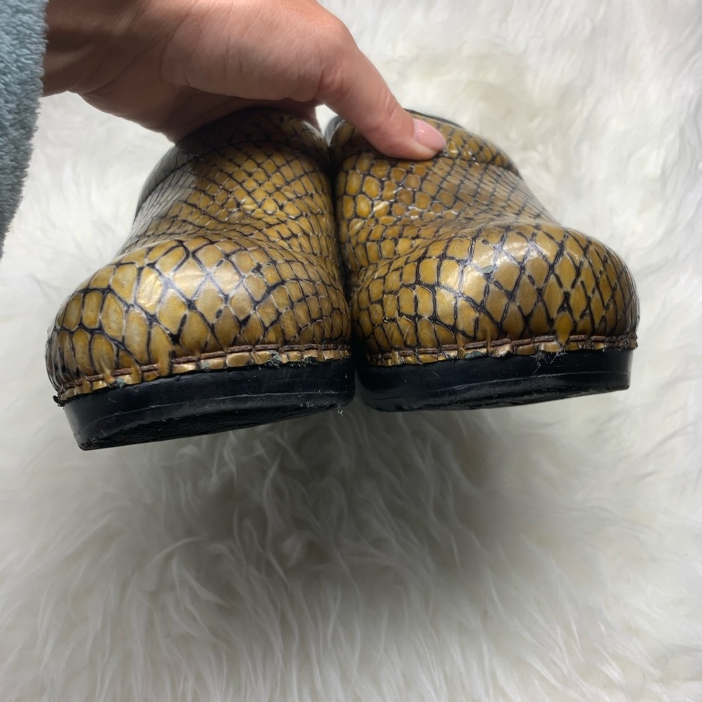 Sanita Snake Print Gold Leather Clogs Nursing 39 - Gem
